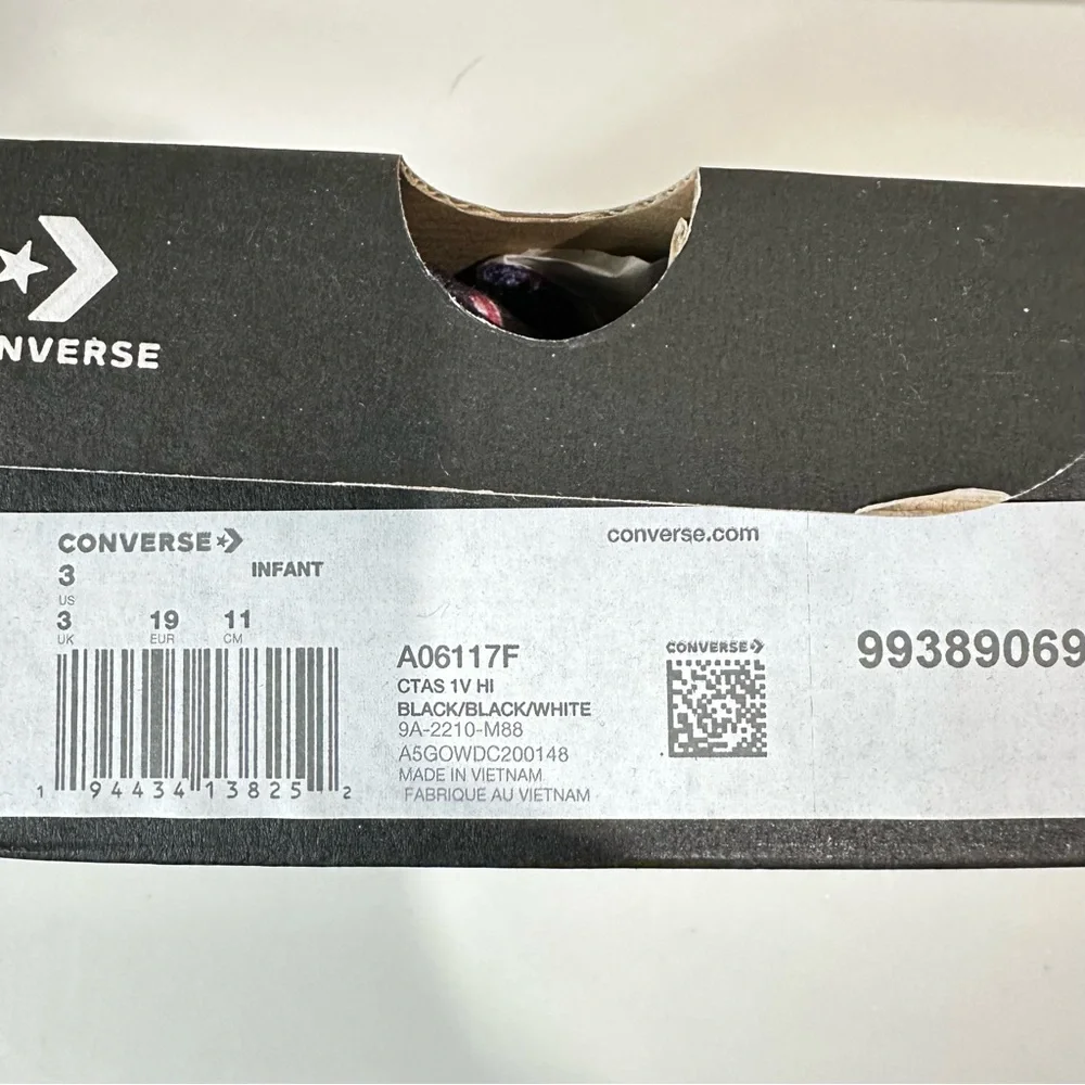 Converse Chuck Taylor All Star Hi Sneaker 1V Bubbles Black (INFANT SIZE: 3 US)